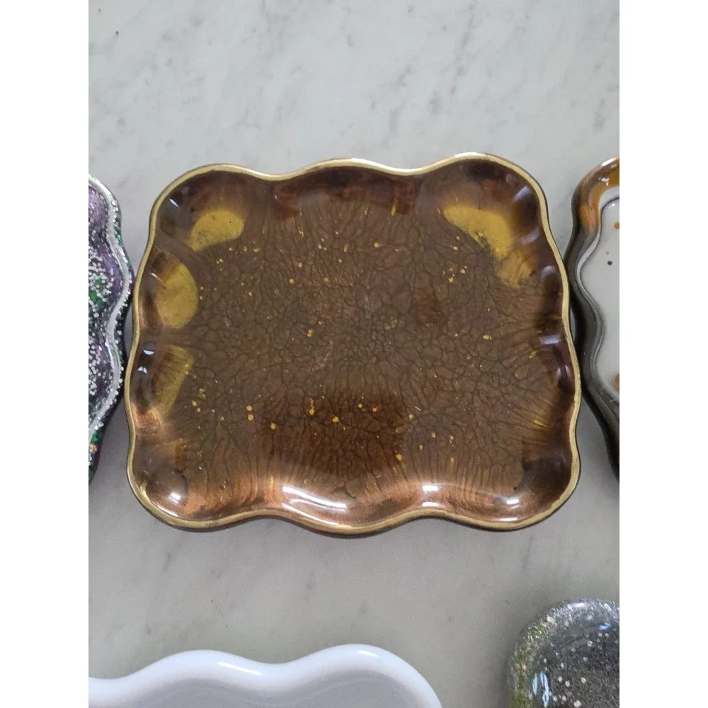 Handmade  Resin  Wavy Edge Plates